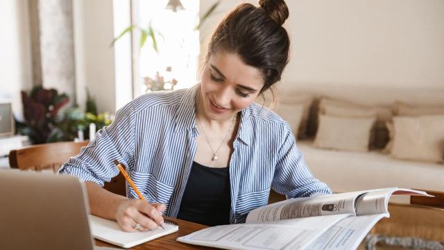 Penguatan Kemampuan Berpikir Kritis Mahasiswa Melalui Kurikulum Inovatif Dan Pendidikan Inklusif Di Indonesia