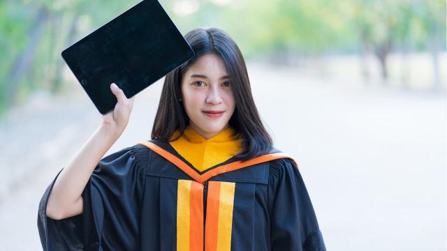 Gambar Artikel Mahasiswa Berdaya Saing: Mengembangkan Kompetensi Akademik, Sosial, Dan Kesehatan Di Perguruan Tinggi