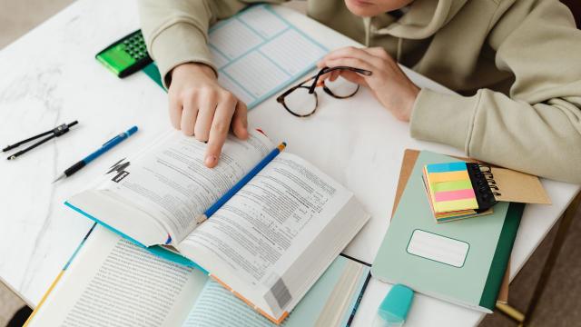 Gambar Artikel Mahasiswa Dan Manajemen Waktu: Strategi Efektif Menghadapi Kesibukan Kampus