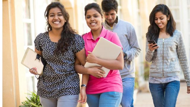 Mahasiswa Overthinking: Mengelola Pikiran Berlebih Di Tengah Tekanan Kampus