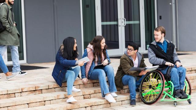 Gambar Artikel Mahasiswa Dan Pentingnya Kemandirian Dalam Kehidupan Kampus