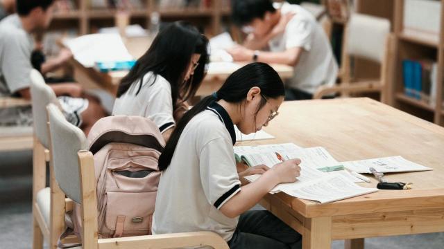 Mahasiswa Dan Pengembangan Budaya Literasi Digital: Membentuk Generasi Melek Teknologi