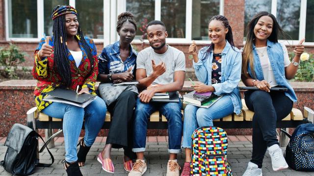 Penguatan Daya Saing Global Mahasiswa Melalui Kurikulum Adaptif Dan Pendidikan Inklusif