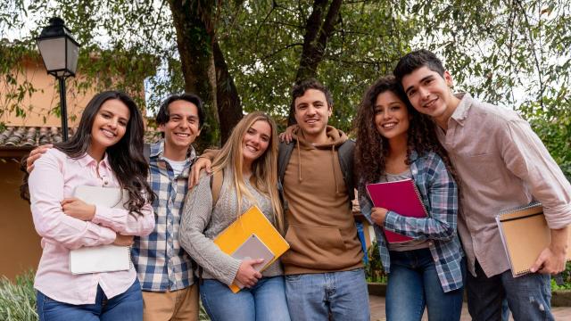 Gambar Artikel Peran Kurikulum Adaptif Dalam Membentuk Kesehatan Mental, Karakter, Dan Pergaulan Mahasiswa Di Era Modern