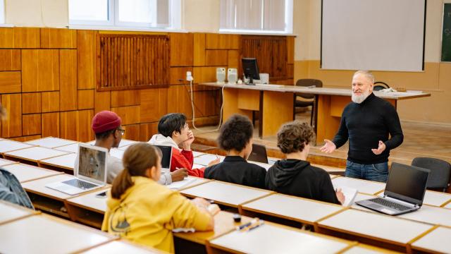 Mahasiswa Indonesia Dan Masa Depan Kecerdasan Buatan Di Dunia Kampus