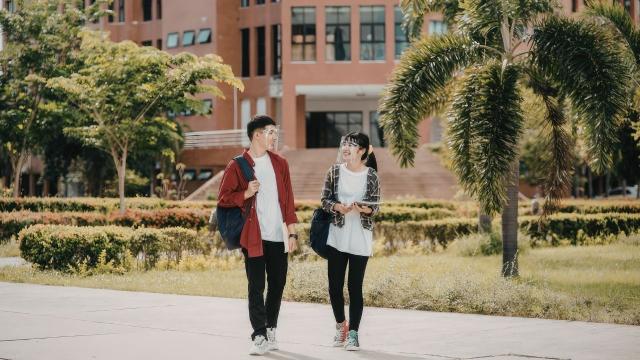 Gambar Artikel Mahasiswa Dan Budaya Kolaborasi: Membangun Sinergi Akademik, Sosial, Dan Kesehatan