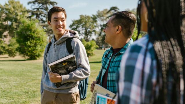 Mahasiswa Dan Penguatan Kecerdasan Sosial: Menjalin Relasi, Empati, Dan Kesehatan Mental