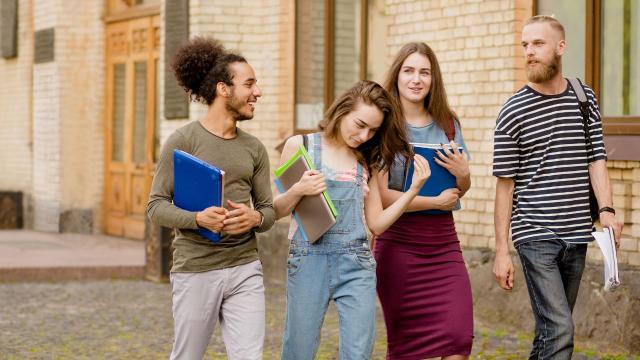 Gambar Artikel Strategi Mahasiswa Indonesia Dalam Menghadapi Tantangan Akademik Dan Sosial Di Kampus