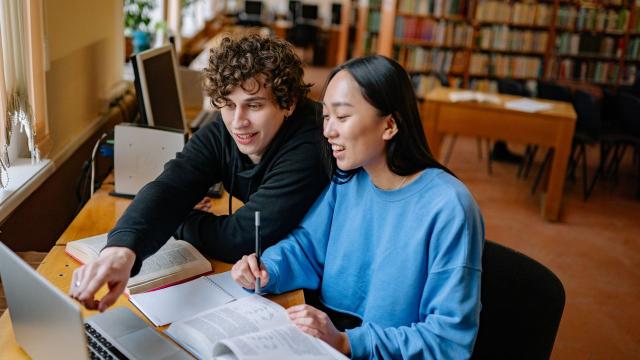 Gambar Artikel Mewujudkan Mahasiswa Berintegritas Melalui Pendidikan Karakter Dan Lingkungan Akademik Yang Sehat