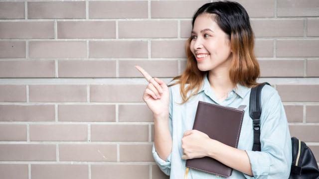 Menyiapkan Mahasiswa Indonesia Yang Tangguh Menghadapi Tantangan Dunia Kerja Dan Sosial Modern