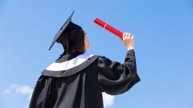 Membangun Kesadaran Etika Digital Mahasiswa Indonesia Di Era Teknologi Informasi
