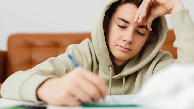 Gambar Artikel Membangun Pola Pikir Kritis Mahasiswa Indonesia Dalam Menghadapi Arus Informasi Modern