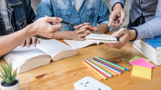 Gambar Artikel Membangun Mahasiswa Berdaya Saing Global Melalui Pendidikan Dan Lingkungan Kampus