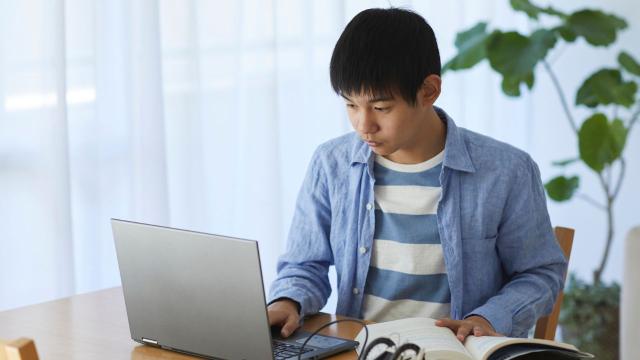 Peran Mahasiswa Dalam Mengembangkan Kemampuan Adaptasi Di Dunia Kampus