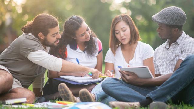 Gambar Artikel Penguatan Kurikulum Universitas Melalui Metode Pembelajaran Interaktif Mahasiswa