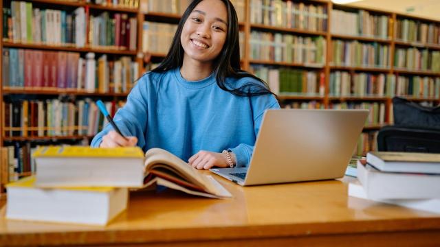Gambar Artikel Membangun Mahasiswa Indonesia Yang Tangguh: Sinergi Pendidikan, Organisasi, Dan Kesehatan Mental
