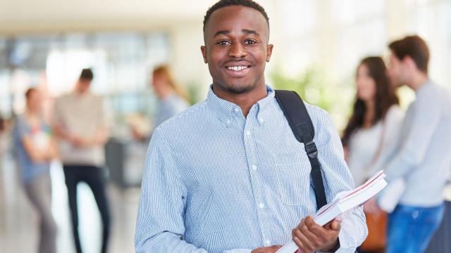 Kehidupan Mahasiswa Di Indonesia: Membangun Keseimbangan Antara Akademik, Organisasi, Dan Kesehatan Mental