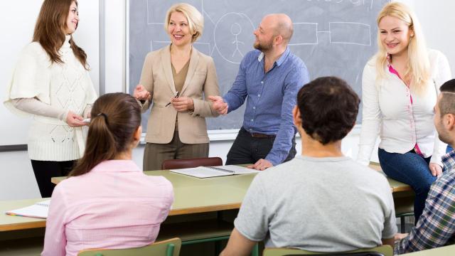 Gambar Artikel Kehidupan Mahasiswa Indonesia Dinamis: Menyeimbangkan Pendidikan, Sosial, Dan Kesehatan Di Era Global