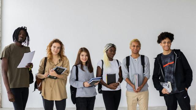 Gambar Artikel Peran Kurikulum Holistik Dalam Membentuk Mahasiswa Indonesia Yang Kompeten Dan Berkarakter
