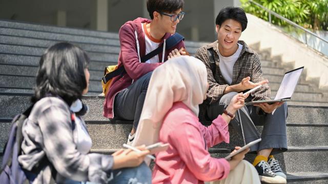 Gambar Artikel Mahasiswa Visioner: Mengintegrasikan Pendidikan, Organisasi, Pergaulan, Dan Kesehatan Di Universitas Indonesia