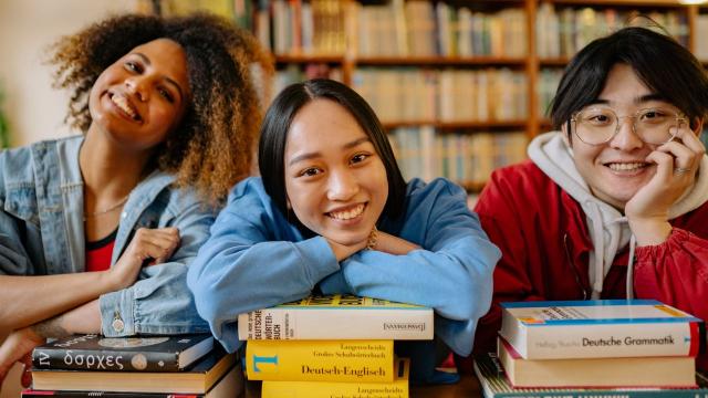 Gambar Artikel Mahasiswa Dan Tantangan Menjaga Keseimbangan Antara Akademik Dan Organisasi