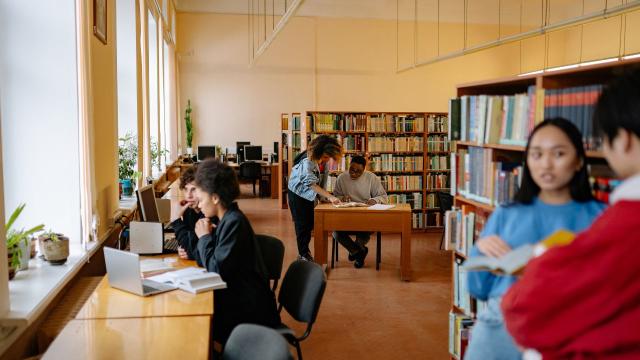 Gambar Artikel Pentingnya Kepedulian Sosial Mahasiswa Terhadap Lingkungan Sekitar
