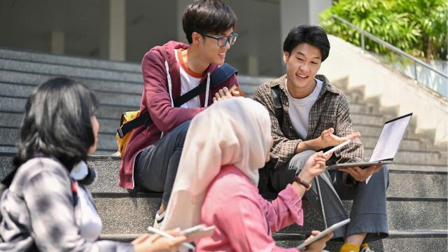 Gambar Artikel Mahasiswa Dan Pentingnya Adaptasi Budaya Di Lingkungan Kampus Multikultural