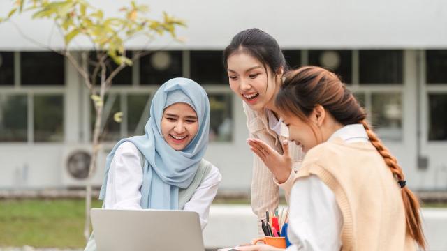 Gambar Artikel Strategi Sukses Mahasiswa: Menyeimbangkan Akademik, Organisasi, Dan Kehidupan Sehat