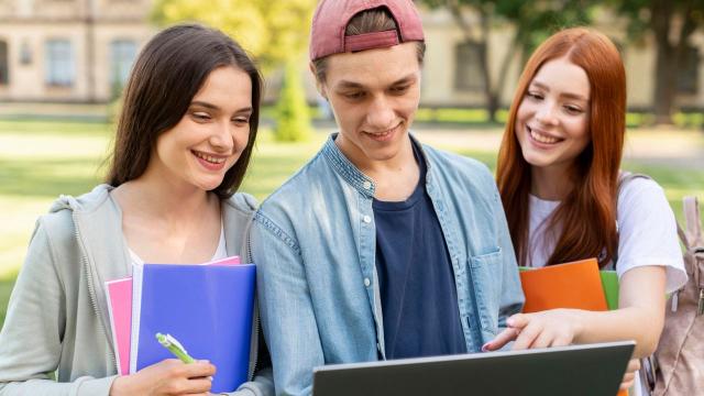 Gambar Artikel Mahasiswa Dan Keseimbangan Emosi: Menjaga Kesehatan Mental Di Tengah Aktivitas Kampus