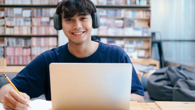 Gambar Artikel Mahasiswa Dan Visi Masa Depan: Merancang Tujuan Melalui Pendidikan Dan Pengalaman Kampus