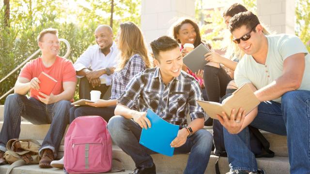 Mahasiswa Dan Adaptasi Teknologi: Mengoptimalkan Pembelajaran Di Era Digital