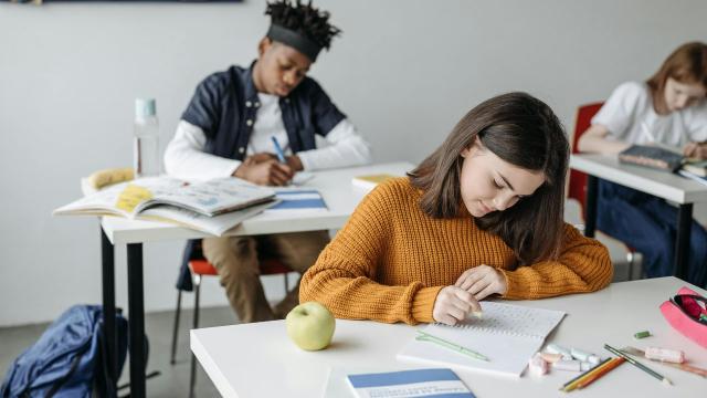 Peran Lingkungan Kampus Dalam Membentuk Pola Hidup Mahasiswa