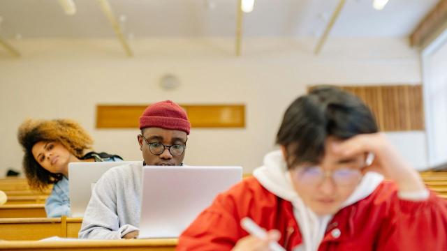 Gambar Artikel Mahasiswa Dan Kesehatan Mental Di Tengah Dinamika Kehidupan Kampus