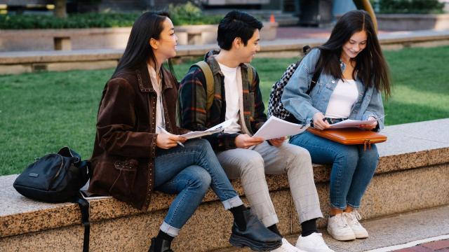 Gambar Artikel Mahasiswa Semester Akhir Dan Tekanan Menyelesaikan Tugas Akhir