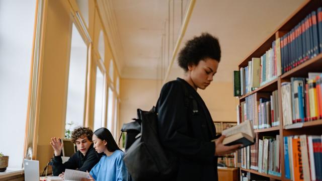 Gambar Artikel Mahasiswa Dan Tantangan Menjaga Kesehatan Mental Di Masa Kuliah