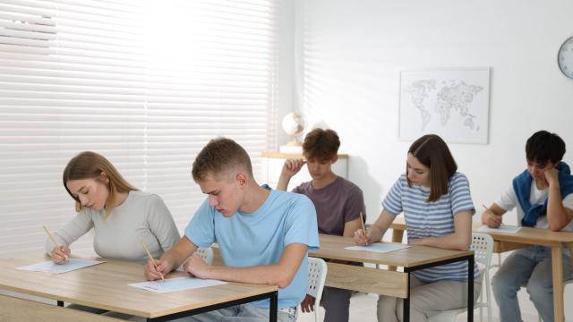 Gambar Artikel Mahasiswa Dan Tantangan Menghadapi Transisi Dari Dunia Sekolah Ke Dunia Kampus