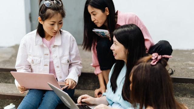 Mahasiswa Dan Tantangan Menghadapi Perubahan Peran Sosial Di Masa Kuliah