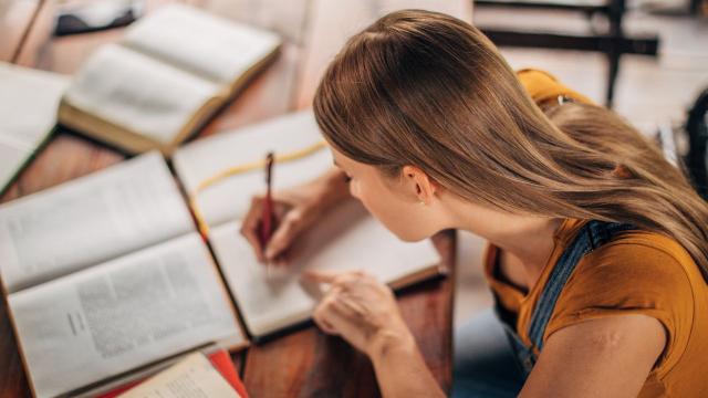 Gambar Artikel Mahasiswa Dan Dinamika Proses Mencari Jati Diri Di Lingkungan Kampus