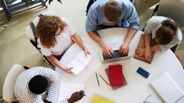 Gambar Artikel Mahasiswa Dan Organisasi Kampus Sebagai Wadah Pengembangan Diri