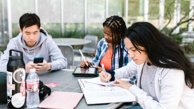 Kesehatan Mental Mahasiswa Di Tengah Tuntutan Akademik