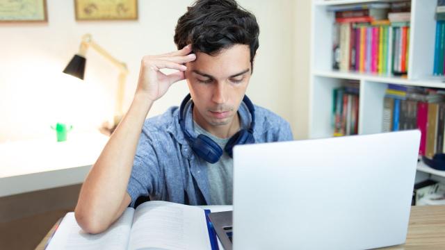 Strategi Mahasiswa Mengelola Waktu Antara Akademik Dan Kegiatan Organisasi