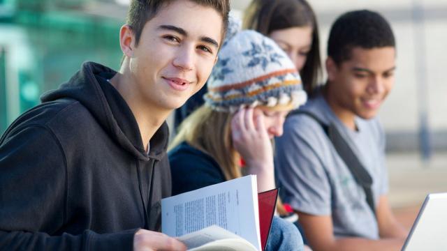 Gambar Artikel Strategi Mahasiswa Menghadapi Tekanan Akademik Di Perguruan Tinggi