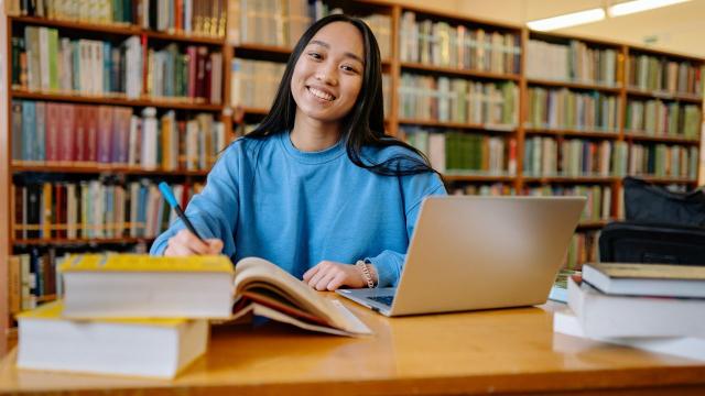 Gambar Artikel Peran Perguruan Tinggi Dalam Membentuk Mahasiswa Sehat, Aktif, Dan Berdaya Saing