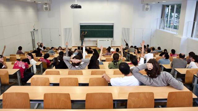 Gambar Artikel Peran Pergaulan Kampus Dalam Membentuk Pola Pikir Dan Kepribadian Mahasiswa