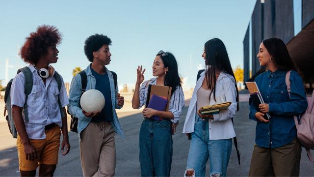 Kehidupan Mahasiswa Di Indonesia Dalam Menghadapi Perkembangan Teknologi