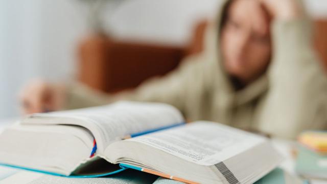 Gambar Artikel Kesehatan Mental Mahasiswa Indonesia Di Tengah Tuntutan Perkuliahan