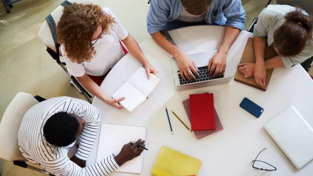 Ragam Program Studi Dan Pengaruhnya Terhadap Pola Belajar Mahasiswa Indonesia