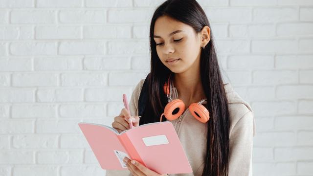 Gambar Artikel Mahasiswa Indonesia Dan Tantangan Kemandirian Dalam Kehidupan Perkuliahan