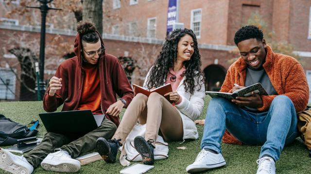 Gambar Artikel Mahasiswa Indonesia Dan Peran Program Magang Dalam Meningkatkan Keterampilan Profesional