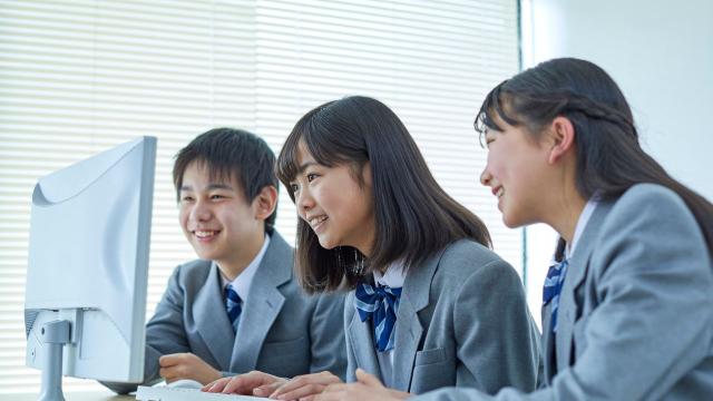 Gambar Artikel Peran Universitas Dalam Membentuk Mahasiswa Yang Adaptif Dan Berdaya Saing